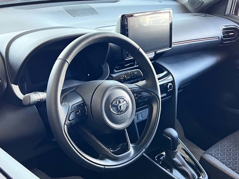 Toyota Yaris Cross Toyota Yaris Cross: fino al 31 Dicembre 2022 tua da 179 € al mese TOYOTA YARIS CROSS