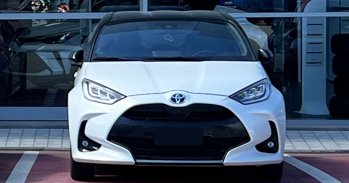 Toyota Toyota Yaris Hybrid: tua da 149 € al mese fino al 30 Novembre 2022 Toyota Yaris Hybrid