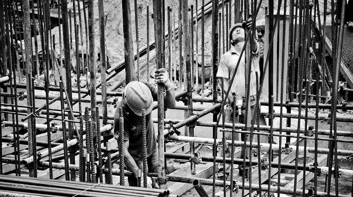 Frosinone Frosinone: cercansi muratore, carpentiere, mattonatore, idraulico ed elettricista operai