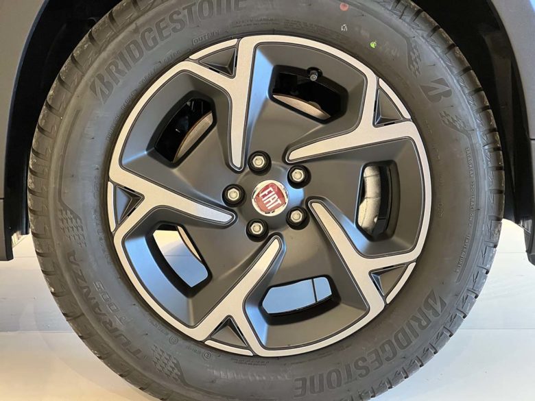 Fiat Fiat Tipo nuova: fino al 31 Dicembre tua da 249 € al mese Fiat Tipo ruote design cerchi lega