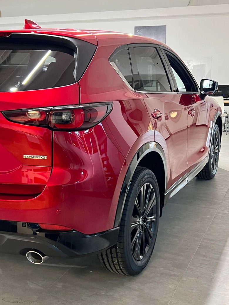 Mazda Mazda CX-5 in pronta consegna per te da Jolly Auto. Guarda le foto della vettura Mazda CX versione homura pronta consegna posteriore