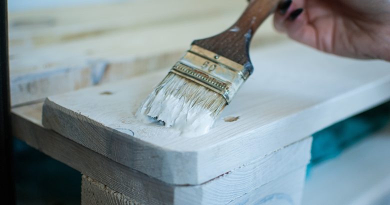 Campoli Appennino: cercasi verniciatore di mobili e lampade Verniciatore mobili