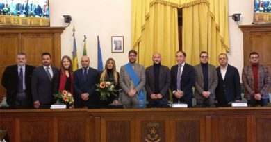 Luca Di Stefano Provincia, tre avvicendamenti in Consiglio. Il Presidente Luca Di Stefano saluta i nuovi consiglieri Consiglio Provinciale