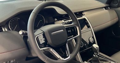 Land Rover Discovery Land Rover Discovery Sport: scegli il modello più adatto al tuo stile. Tua con Leasing Jump+ Nuova Land Rover Discovery Sport X Class