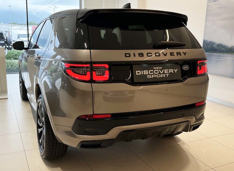 Land Rover Discovery Land Rover Discovery Sport: scegli il modello più adatto al tuo stile. Tua con Leasing Jump+ Nuova Land Rover Discovery Sport X Class