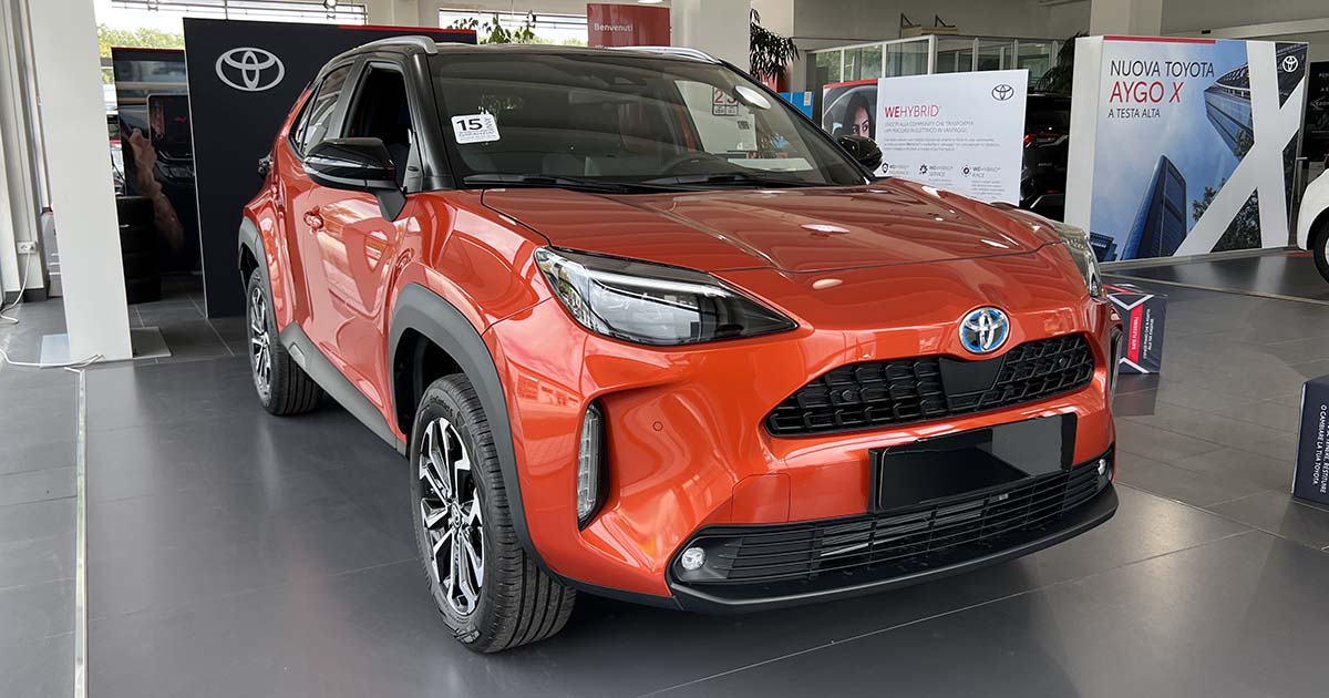 Toyota Yaris Cross Toyota Yaris Cross: tutte le ragioni per cui ha conquistato oltre 26 mila italiani Toyota Yaris Cross laterale anteriore copia