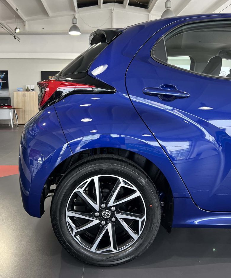 Toyota Toyota Yaris Hybrid: l’ibrido migliore di sempre. Fino al 31 Gennaio 2023 tua da 129 € al mese Toyota Yaris tetto a punta
