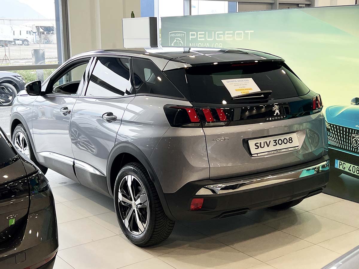 Peugeot SUV 3008 scontato (-6.000 €) in pronta consegna da Jolly Automobili Peugeot SUV posteriore