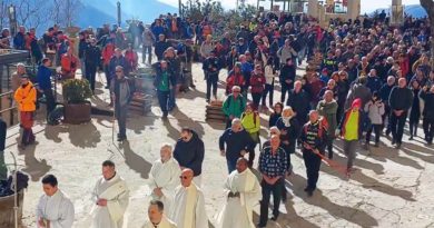 16 Febbraio, Festa dell’Apparizione della Santissima Trinità: centinaia di fedeli oggi alla solenne Processione Santissima