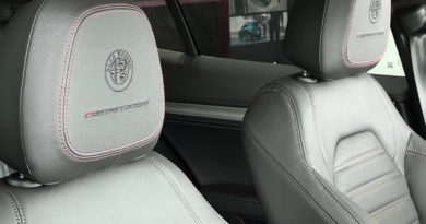 Alfa Romeo Stelvio Competizione: lo stile audace di un’emozione senza tempo Alfa Romeo Stelvio Competizione interni sedili