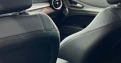 Alfa Romeo Stelvio Competizione: lo stile audace di un’emozione senza tempo Alfa Romeo Stelvio Competizione particolari interni