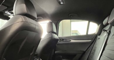 Alfa Romeo Stelvio Competizione: lo stile audace di un’emozione senza tempo Alfa Romeo Stelvio Competizione sedili interni posteriori