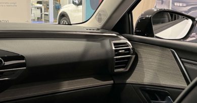 Citroën C5 X Hybrid: vieni a scoprirla da Jolly Automobili Citroen C X particolare interno passeggero