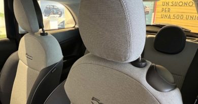 Fiat 500 Elettrica: fino al 31 Marzo 2023 tua con Leasys Miles. Scopri l’offerta Fiat Elettrica interni sedili anteriori tessuti