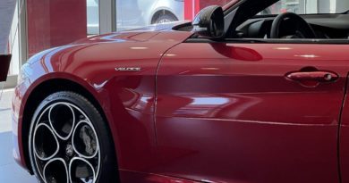Alfa Romeo Giulia Veloce: vieni a vederla da Jolly Auto Giulia laterale e anteriore
