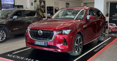 Mazda CX-60 in pronta consegna da Jolly Auto Mazda CX profilo laterale e anteriore