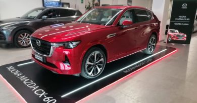 Mazda CX-60 in pronta consegna da Jolly Auto Mazda CX profilo laterale e anteriore