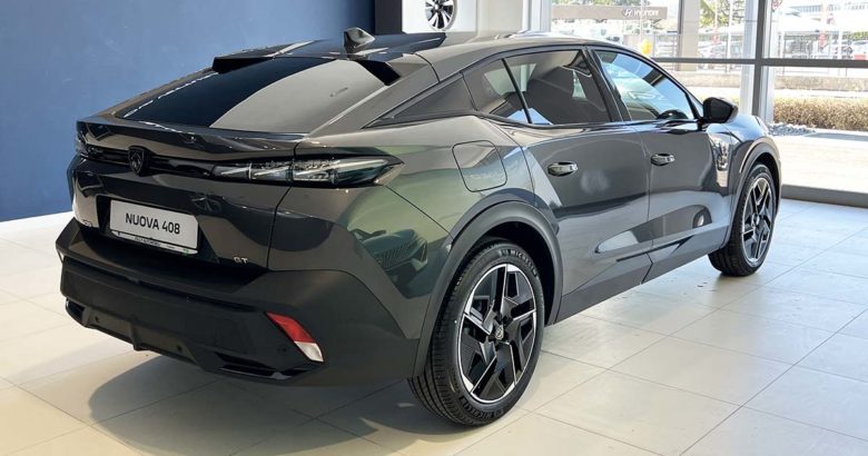 Peugeot 408: nuova, grigio titanium, in pronta consegna Peugeot profilo laterale e posteriore