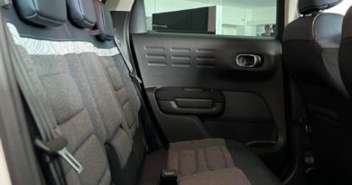 Citroen C3 Citroën C3 Aircross e C4 in pronta consegna con extrasconto fino al 30 Aprile Citroen C Aircross interni posteriori dentro