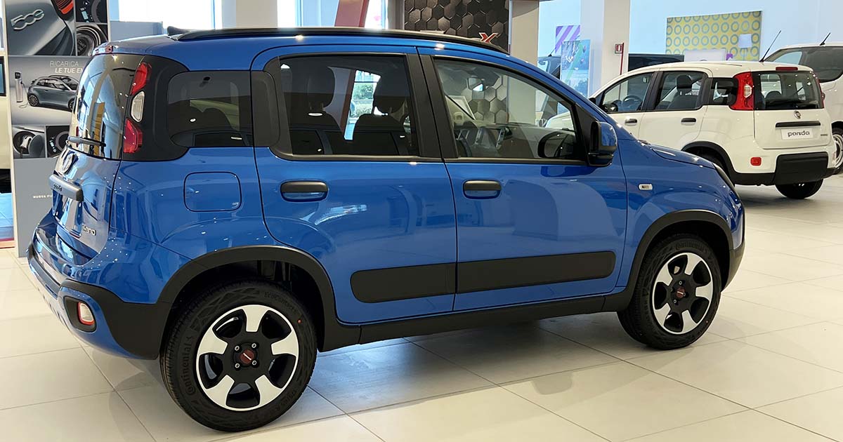 Fiat Panda Fiat Panda: tua da 99 euro al mese fino al 30 Aprile 2023 Fiat Panda laterale e posteriore