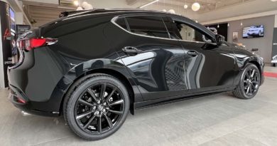 Mazda3 Versione Speciale “HOMURA”: scoprila da Jolly Auto Mazda laterale