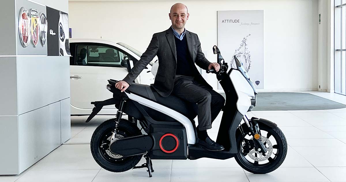 SEAT SEAT MÓ 125, 100% elettrico. Tuo da 99 euro al mese SEAT MO