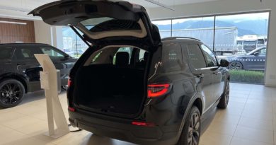 Land Rover Discovery Sport: fino al 30 Giugno 2023 tua da 590 € al mese con Leasing+ Discovery Sport portellone