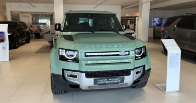 Land Rover Defender: fino al 31 Luglio 2023 tua da 500 euro al mese con Leasing+ Land Rover Defender frontale