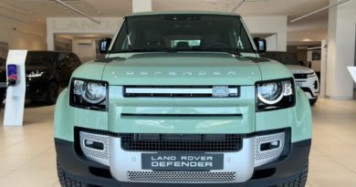 Land Rover Defender: fino al 31 Luglio 2023 tua da 500 euro al mese con Leasing+ Land Rover Defender frontale