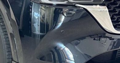 Mazda CX fari anteriori firma luminosa