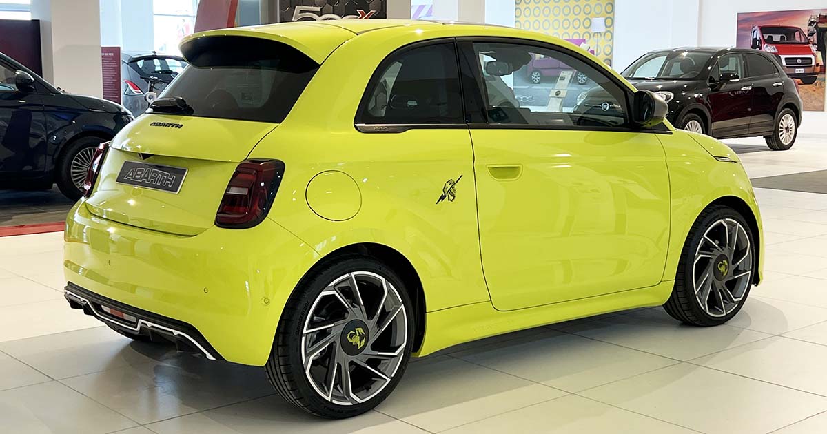 ABARTH 500e tua con incentivi statali Abarth elettrica