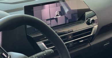 Citroën C4 X in pronta consegna a 27.900 euro Citroën C X interno