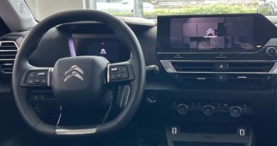 Citroën C4 X in pronta consegna a 27.900 euro Citroën C X interno cruscotto