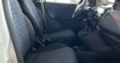 Lancia Ypsilon: fino al 31 Ottobre tua da Lancia Ypsilon interni anteriori sedili lato passeggero
