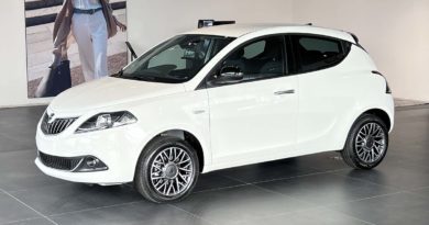 Lancia Ypsilon: fino al 31 Ottobre tua da Lancia Ypsilon profilo laterale guidatore