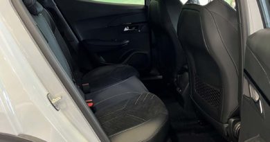Nuovo Peugeot 2008: fino al 31 Ottobre 2023 tuo da 199 euro al mese Nuovo Peugeot interni posteriori