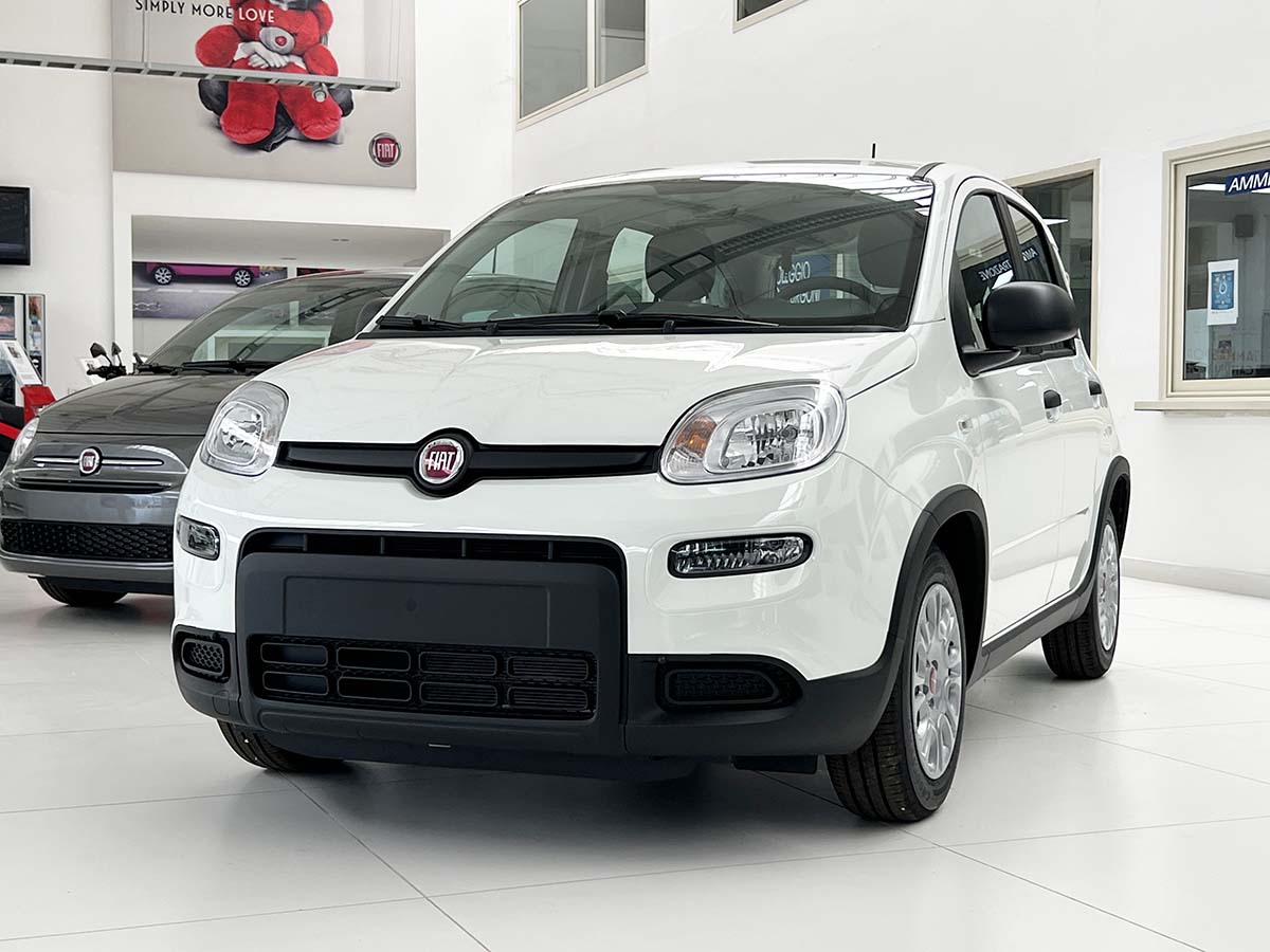 Fiat Panda: fino al 30 Novembre 2023 tua da 160 euro al mese con anticipo zero Fiat Panda frontale