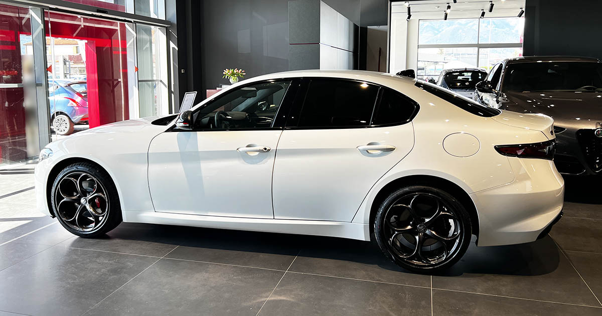 Alfa Romeo Giulia Q4 Tributo Italiano: fino al 31 marzo 2024 tua da 450 euro al mese Alfa Romeo Giulia
