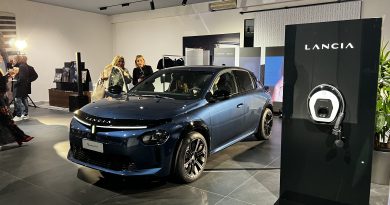 Lancia Ypsilon Nuova Lancia Ypsilon edizione limitata Cassina: il piacere di guidare in un salotto di design Nuova Lancia Ypsilon