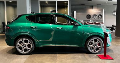 Alfa Romeo Tonale profilo laterale passeggero