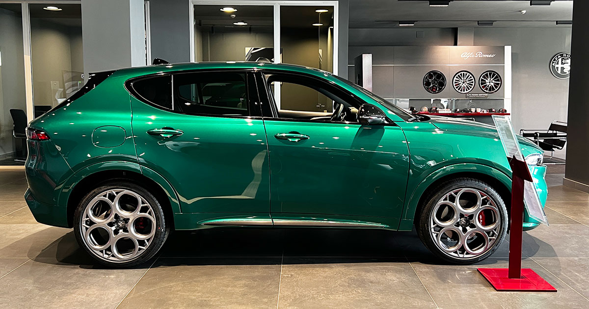 Alfa Romeo Tonale profilo laterale passeggero