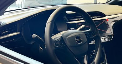 Opel Corsa interni guida