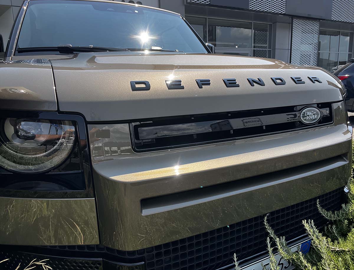 LAND ROVER DEFENDER