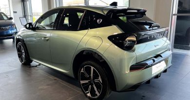 Nuova Lancia Ypsilon vista laterale
