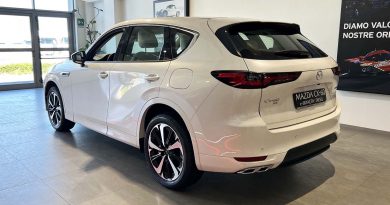 Mazda CX white b
