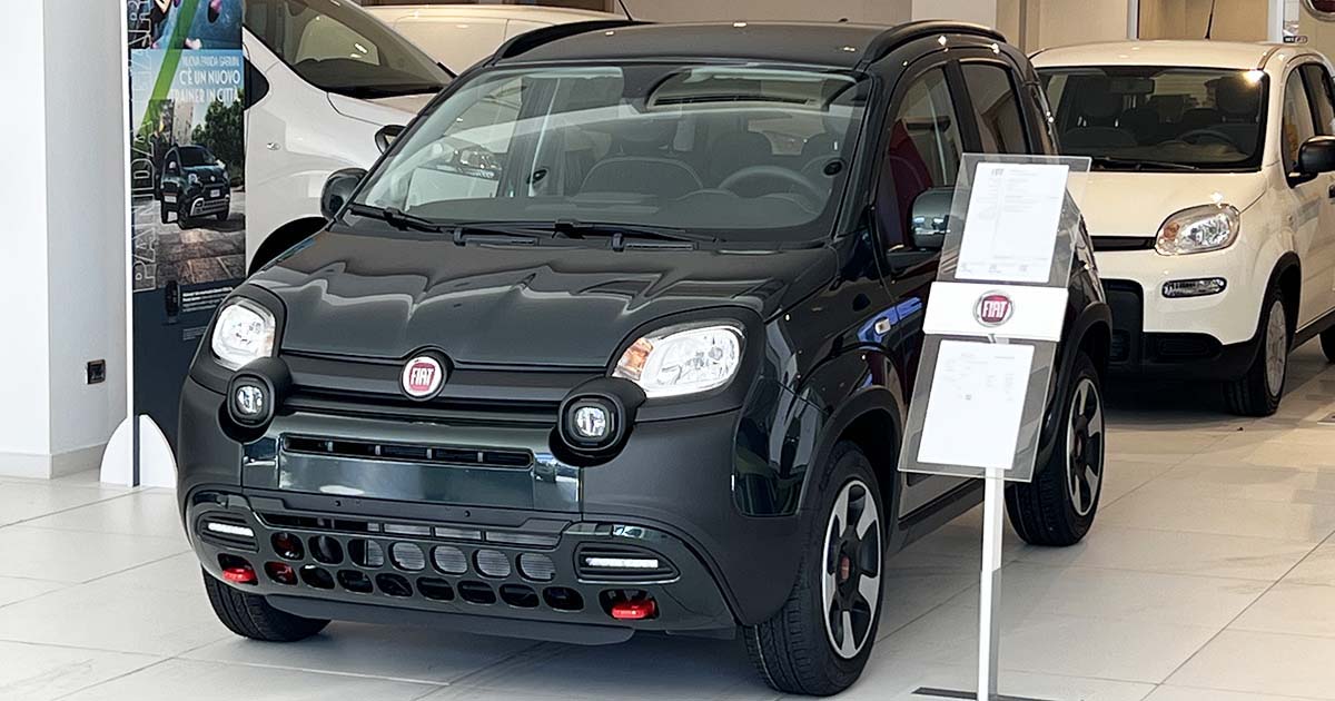 Fiat Pandina Hybrid 2025 in versione Cross.