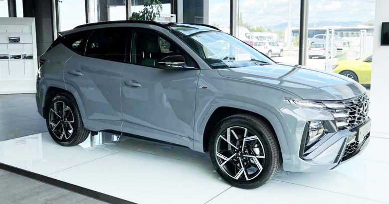 Hyundai Tuscon N vista laterale desing cofano cerchi fari
