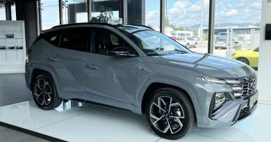 Hyundai Tuscon N vista laterale passeggero