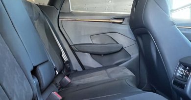 L’autonomia in modalità elettrica di Terramar supera i cento chilometri e la ricarica può avvenire anche in corrente continua fino a kW