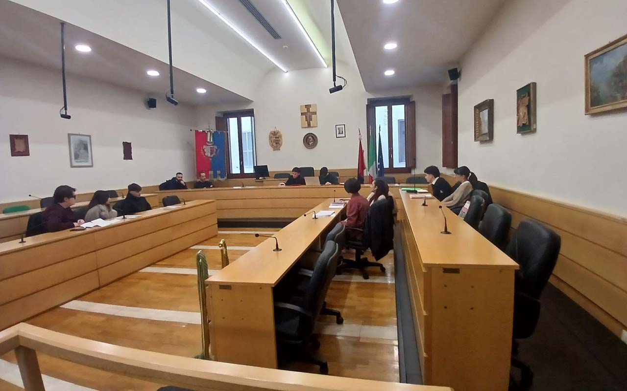 Foto seduta () copia